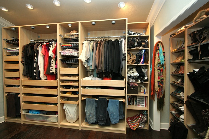 How to decorate closet for bedrooms and youth rooms