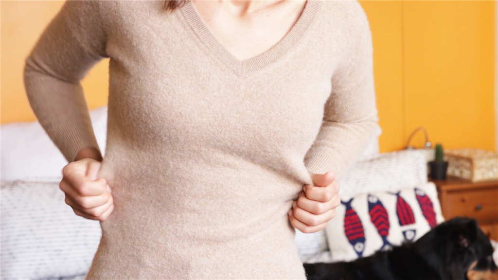 How to stretch wool sweater