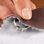 How to Clean Silver Ornaments